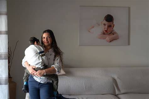 Foto de Andrea Téllez, madre de Neizan, tras la sentencia.