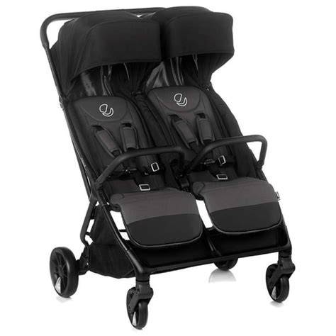 Foto de la silla de paseo gemelar Maclaren Techno Twin en uso con dos bebés
