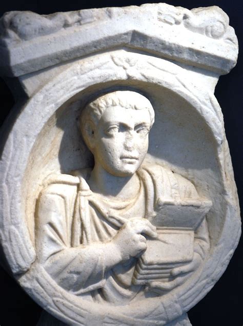 Representación de un escriba o filósofo romano del siglo IV