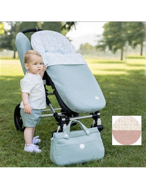 Diseños personalizados de sacos para silla de paseo con nombres y estampados