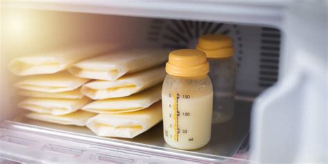 Fotografía moderna de un banco de leche materna o de un equipo de extracción de leche