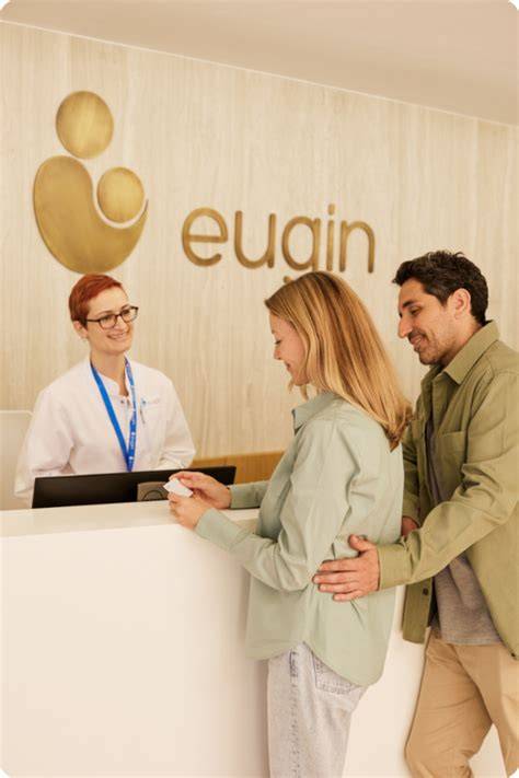 Fachada de la clínica Eugin o logo institucional