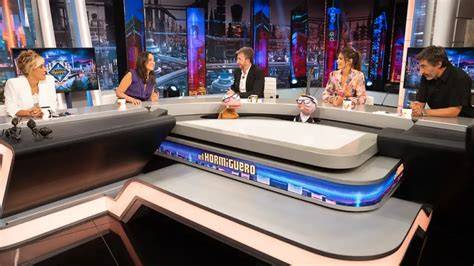 Pablo Casado siendo entrevistado en el plató de El Hormiguero
