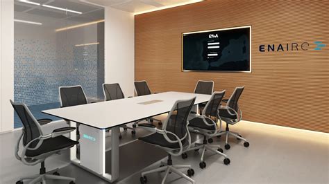 Sala de reuniones en la clínica Feskov, Járkiv, con Ksenia Stadnichenko explicando los servicios.