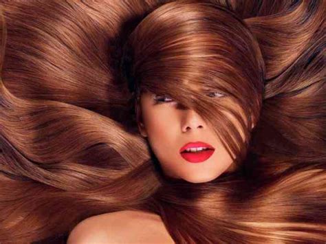 foto de un bebé con abundante cabello