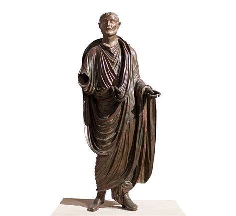 Representación del Togado de Periate, escultura en bronce.