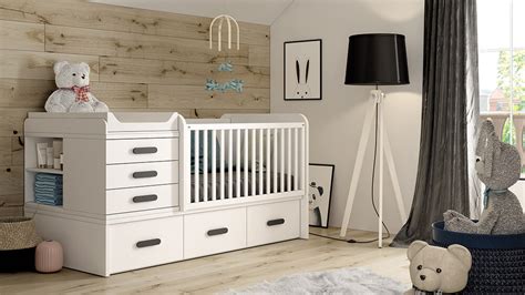 Ilustración de una cuna convertible que se transforma en cama juvenil.