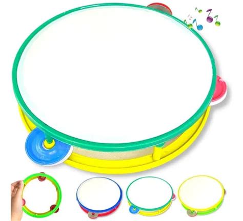 Comparativa visual de panderetas infantiles: una de plástico colorida y otra de madera con diseño clásico.