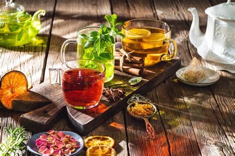 variedad de tés e infusiones nocturnas con ingredientes naturales