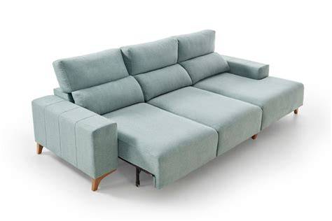 Diseño de un sofá extraíble con la sección de asiento extendida, mostrando la versatilidad del mobiliario.