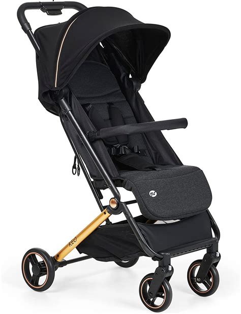 Foto detallada del sistema de plegado de una silla de paseo ultra compacta.