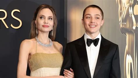 familia Jolie-Pitt en un evento público