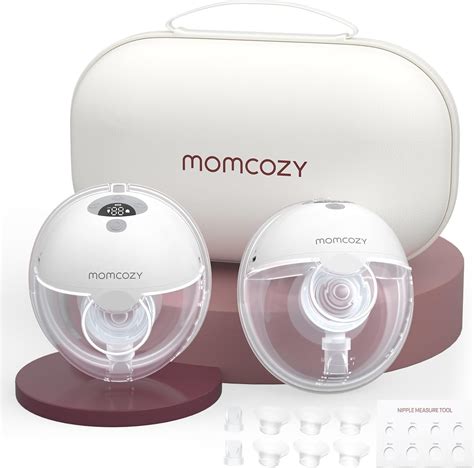 Foto de un extractor de leche doble Momcozy en uso, mostrando el diseño manos libres.