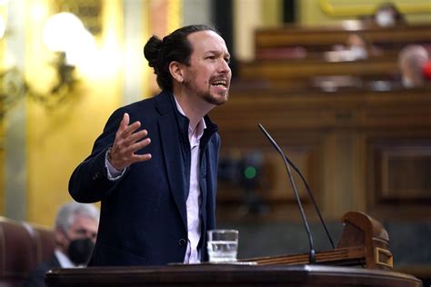 Foto de Pablo Iglesias junto a sus padres