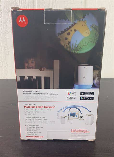 Motorola Smart Nursery Dream Machine en funcionamiento, proyectando luces y reproduciendo sonidos suaves