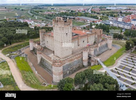 Vista panorámica de Medina del Campo con el Castillo de la Mota al fondo