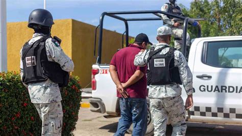 Recreación o fotografía histórica de un juicio o detenciones relacionadas con la Mano Negra