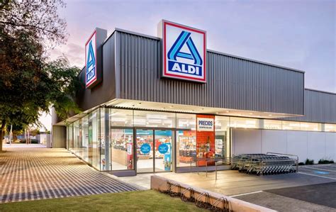 Tienda ALDI con exposición de juguetes infantiles