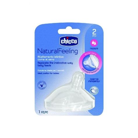 Foto de la tetina de silicona Chicco Natural Feeling con enfoque en su textura suave y flexible