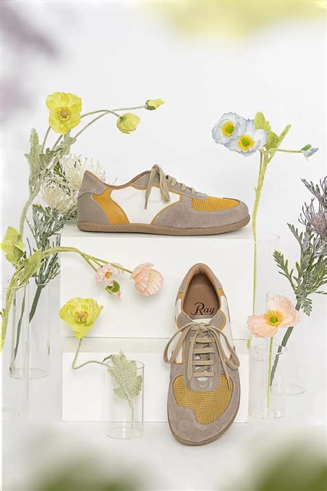 Galería de imágenes mostrando diferentes modelos de cangrejeras barefoot de las marcas Mayoral, Monnëka e IGOR en varios colores.
