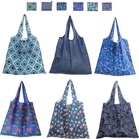 Bolsa de tela reutilizable y productos a granel en un supermercado.