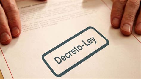 Esquema de las principales leyes educativas y decretos que regulan la función docente en España.