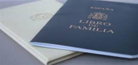 Documentos oficiales, certificados, libro de familia