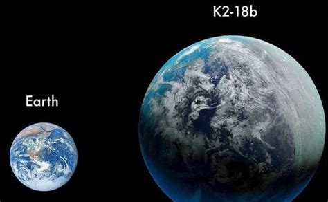representacion artistica del exoplaneta K2-18b con oceanos