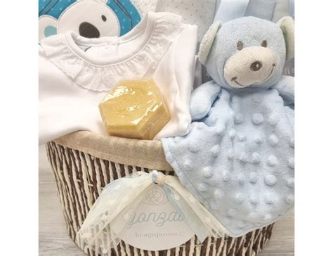 Imagen de la tienda online Catalina Lunares mostrando diferentes modelos de canastillas para bebé.