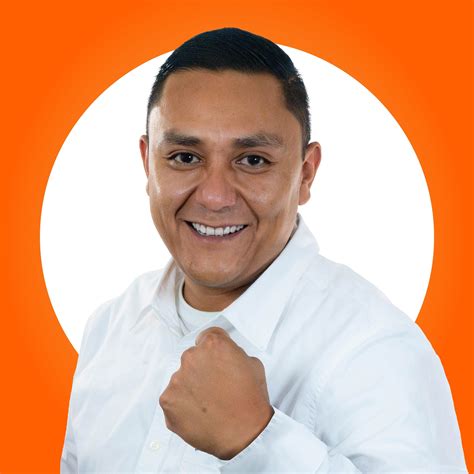 Juan Luis Bootello Reyes en el centro de la imagen, acompañado por un grupo de pediatras durante un paseo fluvial por el Guadalquivir. A su derecha se encuentra el médico portuense Eduardo Pastor Nimo.