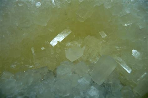 Cristales de nitrato potásico