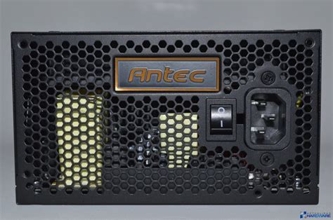 Esquema de conexiones del cableado modular de la Antec HCG-620M, mostrando cables fijos y extraíbles.