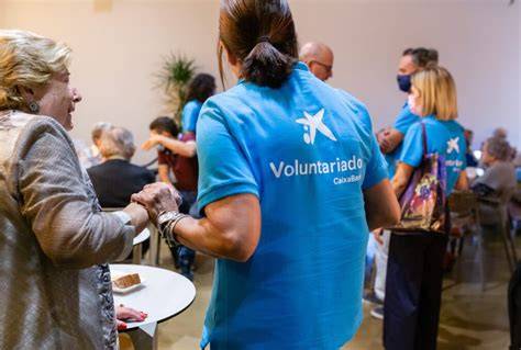 foto temática de voluntariado de FCC con empleados en una actividad social