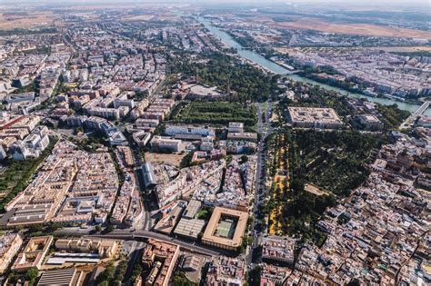 Vista aérea o plano de la fábrica de fertilizantes líquidos de Acopaex