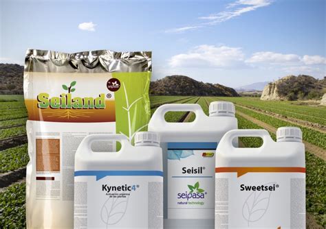 Fotografía de productos fertilizantes líquidos y bioestimulantes en formatos de bidón y botella