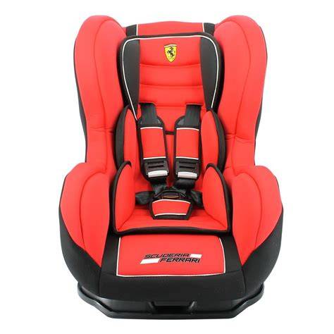 Silla de coche Ferrari Cosmo SP instalada en el vehículo