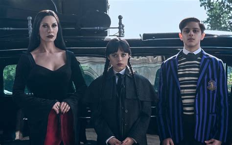 Foto promocional de la Familia Addams de la serie 'Miércoles'