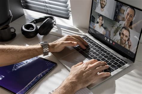 foto de trabajadores en entornos flexibles o teletrabajo
