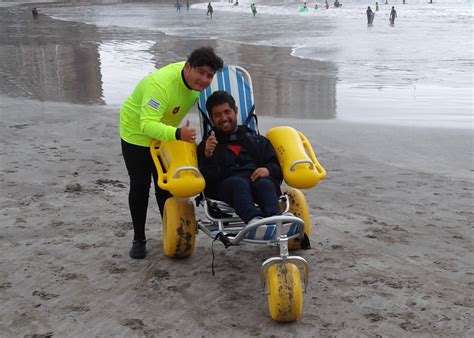 Foto de la silla de ruedas anfibia Hippocampe con accesorios para playa y nieve