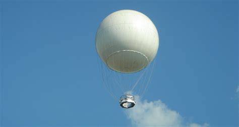 Foto de un globo meteorológico en la estratosfera