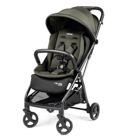 Detalle del sistema de plegado compacto de una silla de paseo Peg Perego Selfie Plus.