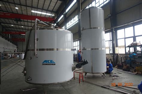 Diagrama: Sistema de dos tanques para mezcla de fertilizantes, mostrando la separación de componentes incompatibles.