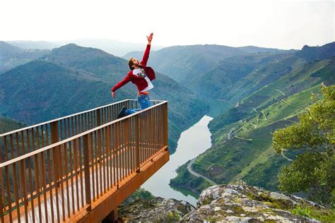 Mirador de la Ribeira Sacra con el río Sil al fondo
