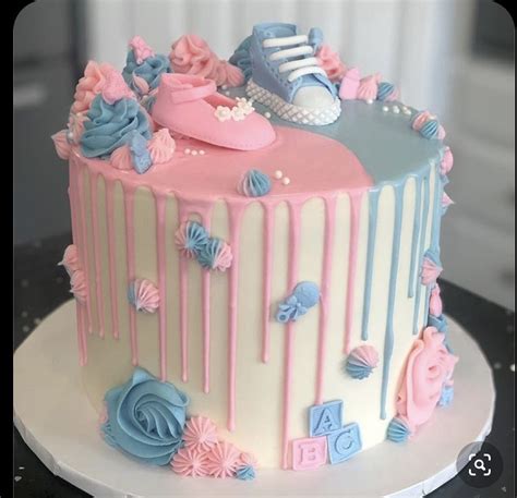 Pastel de baby shower de revelación de sexo con interior de color azul o rosa