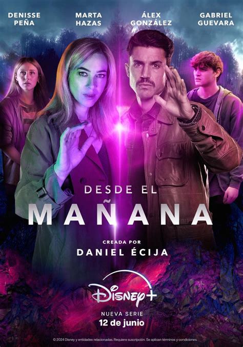 Marta Hazas y Denisse Peña en una escena de 'Desde el mañana'