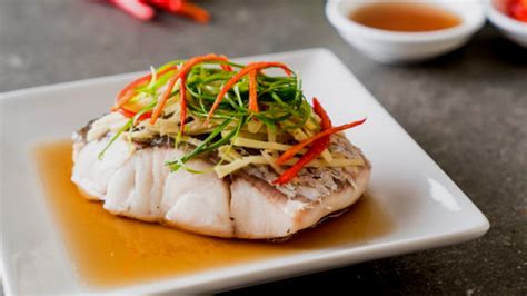 Pescado blanco cocido al vapor, listo para incorporar a la papilla