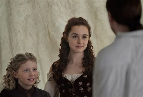 Claire y Faith, Outlander. Foto STARZ
