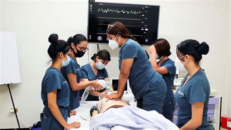 Maniquí de simulación clínica de parto en el Hospital Gregorio Marañón.