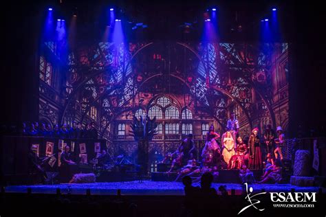Fotografía de una escena o escenografía característica de Teatro del Cuervo