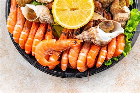 Plato de mariscos frescos en Los Mellizos Marbella